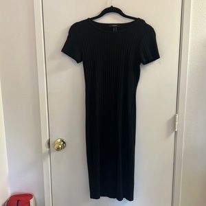 Forever 21 Knee Length Short Sleeve Black Dress